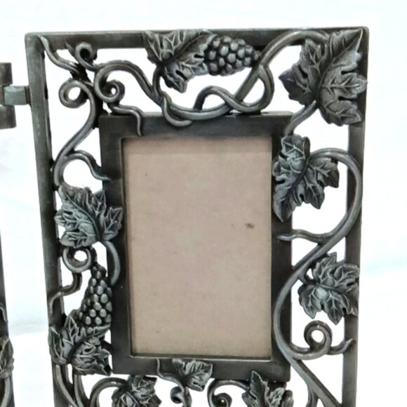 Vtge Metal Bi-Fold Rectangular Four-Picture Photo Frame Black Grape Vine Decor - Picture 5 of 6